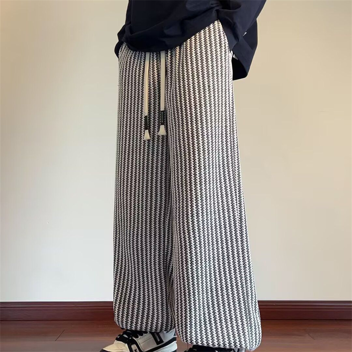Mens Fashion Trend 2026 - Novedad de Verano 2026: Pantalones Casuales