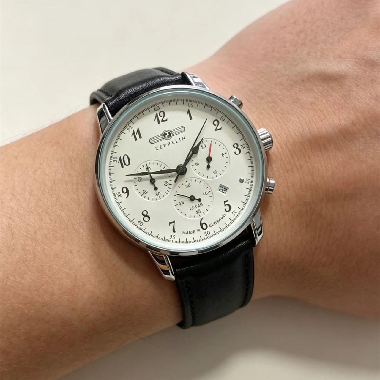 Reloj de Cuarzo Zeppelin para  - Mens Fashion Trend 2026 reseña y precio